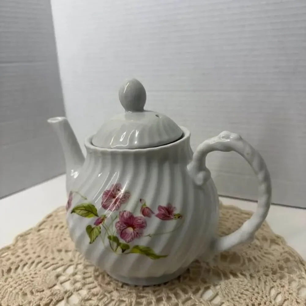 Unbranded floral teapot ceramic